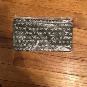 Younique Duet Zipper Bag